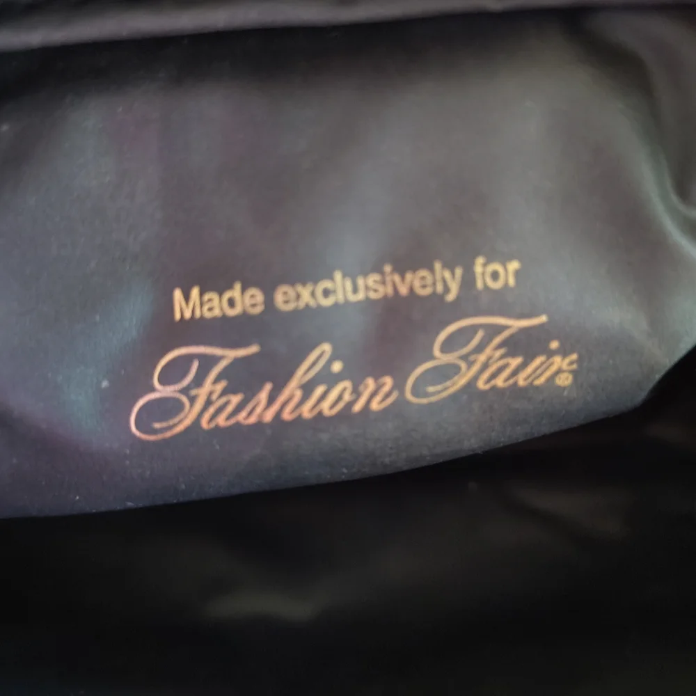 Exclusive Fashion Fair‎ Red Cosmetic Pouch